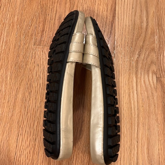 Land’s End Gold Sandals - Picture 4 of 8